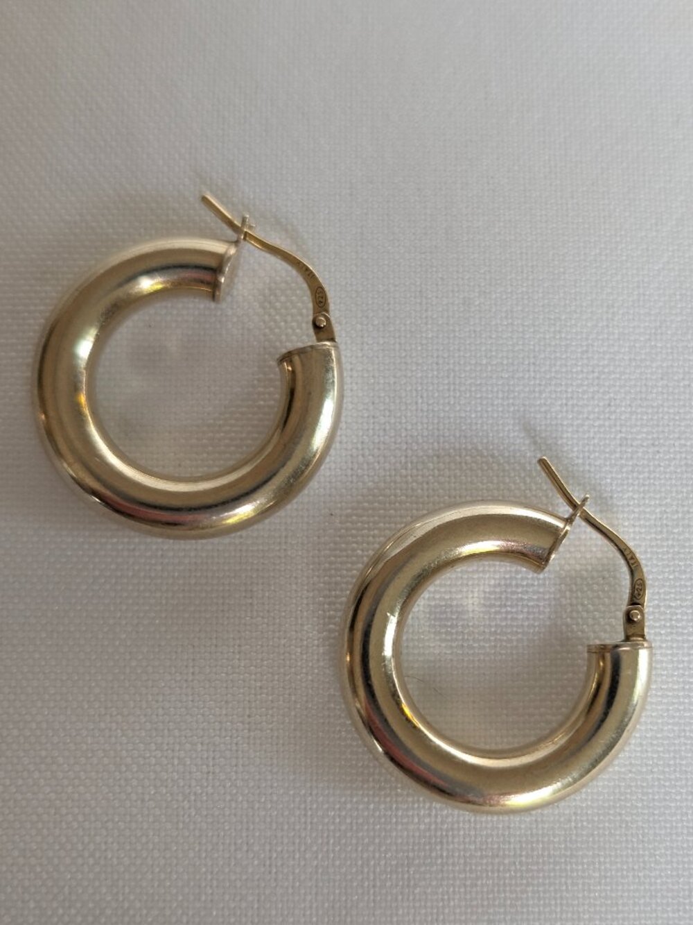 Dyadema Gold Wash Sterling Silver Hollow Small Hoop Pierced Earrings 1"